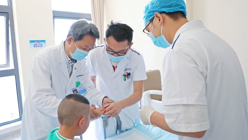 腰椎调理膏药适用于以下人群：